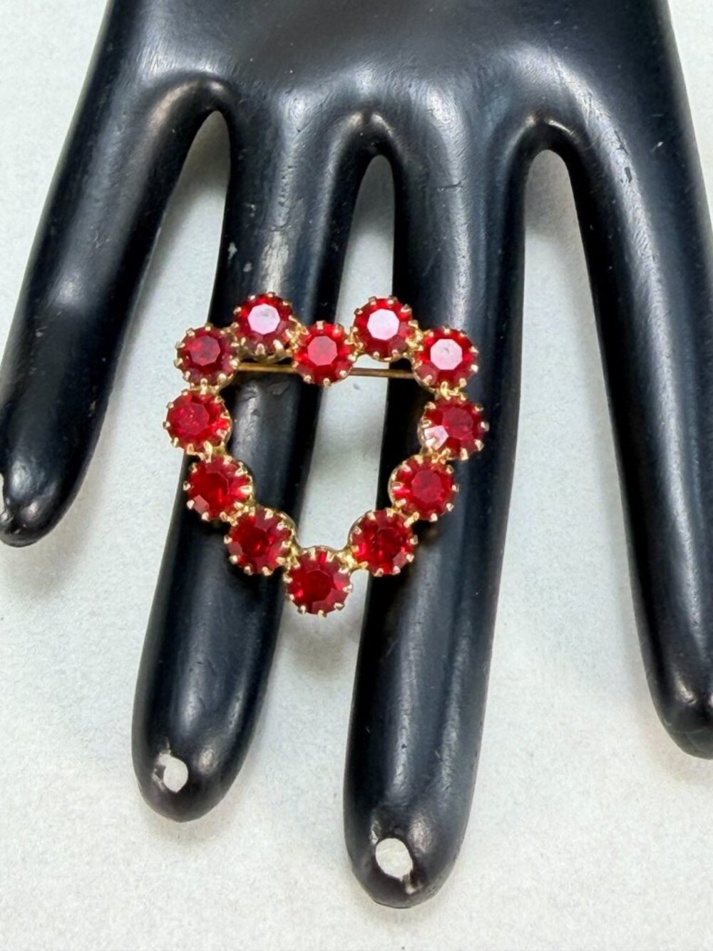 Vintage Ruby Red Rhinestone Circle Wreath Brooch Gold Tone Mid Century